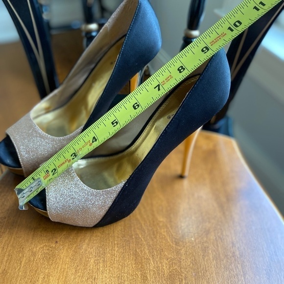 Qupid Peep Toe Stiletto Glittery Gold and Satin Black Peep Toe High Heels Size 8 - Picture 13 of 16